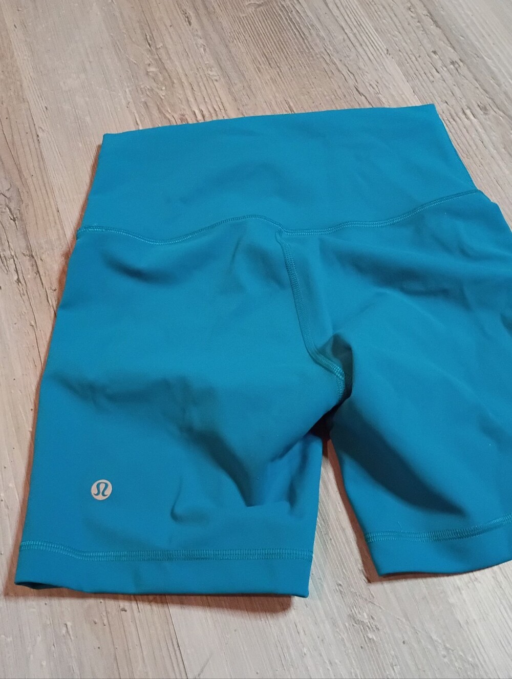 Lululemon - Picture 5 of 5